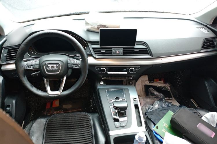 Used Audi Q5L 2020 Updated 40 TFSI Prestige Fashion Edition Center Console