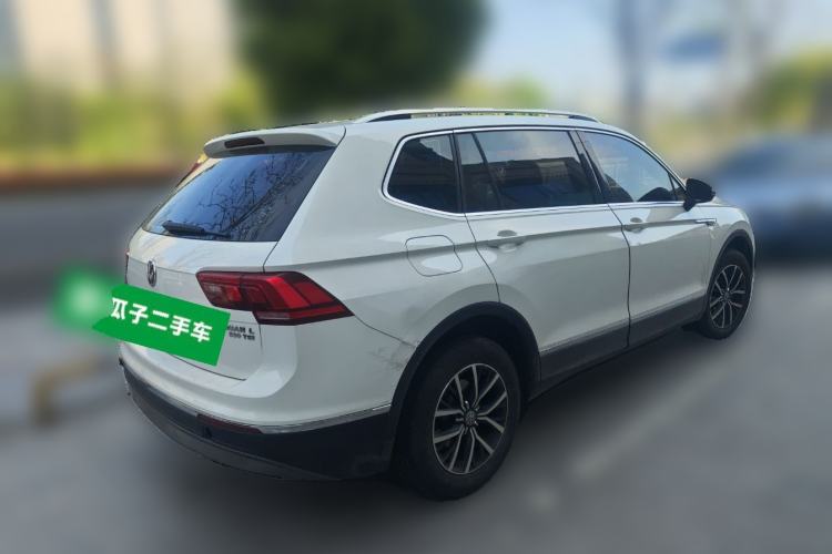 Used Volkswagen Tiguan L 2017 330TSI Automatic Two-Wheel Drive Luxury Edition Rear Right 45 Deg