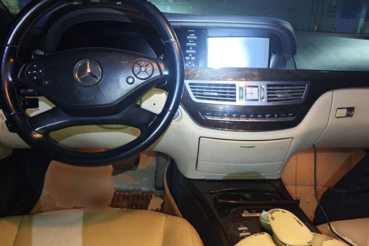 Used Mercedes-Benz S-Class 2012 S 300 L Business-Class Grand Edition Center Console