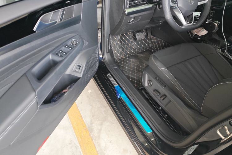 Used Volkswagen Passat 2024 380TSI Starry Dragon Edition
