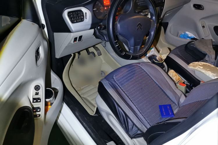 Used Citroen Elysee 2015 Zhishang Edition 1.6L Manual Fashion Model