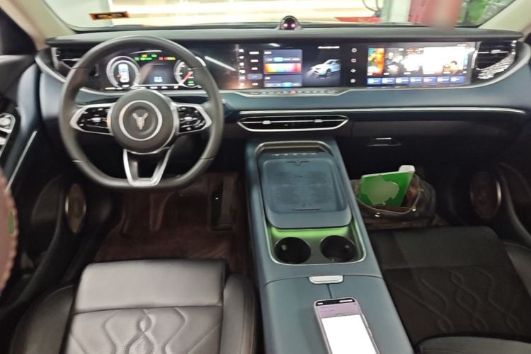 Used VOYAH FREE 2024 Ultra-Long Range Intelligent Driving Version Center Console