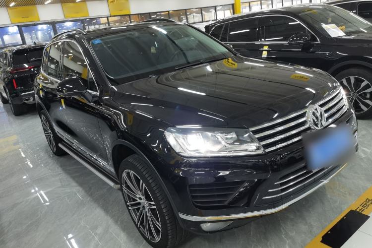 Used Volkswagen Touareg 2017 3.0 TSI Touareg Model Front Right 45 Deg