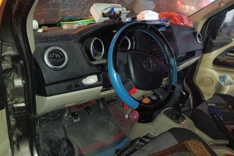 Used CHANGAN KAICHENG Ruixing M80 2018 1.5L Base Van Flat Roof Back-Hinged Doors 4G15S Center Console