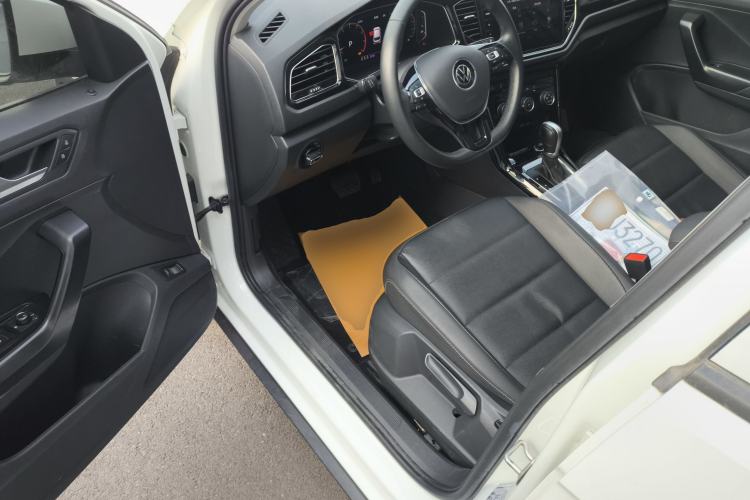 Used Volkswagen T-ROC 2021 280TSI DSG Two-Wheel Drive Comfort Connect Edition