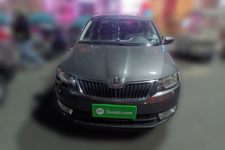 Used Skoda Rapid 2015 1.6L Automatic Smart Selection Model
