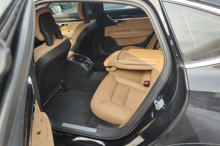 Used Volvo S90 2017 T4 Zhiyuan Edition
