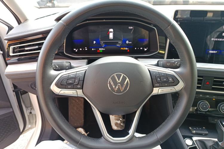 Used Volkswagen Sagitar 2023 300TSI DSG Excellence Edition Steering Wheel