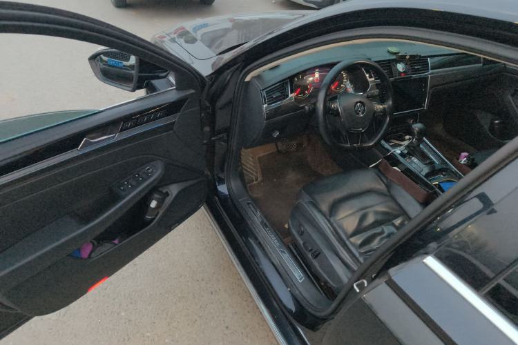 Used Volkswagen Phideon 2019 380TSI Two-Wheel Drive Business Edition China VI Standard
