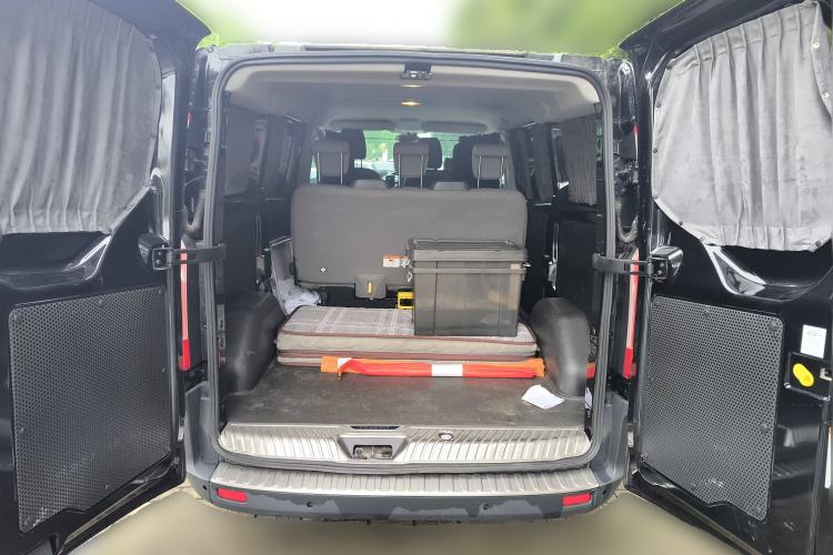 Used Ford Transit 2019 2.0T Gasoline Automatic Multi-Function Commercial Vehicle Short Wheelbase Low Roof 6-Seater China VI Standard
