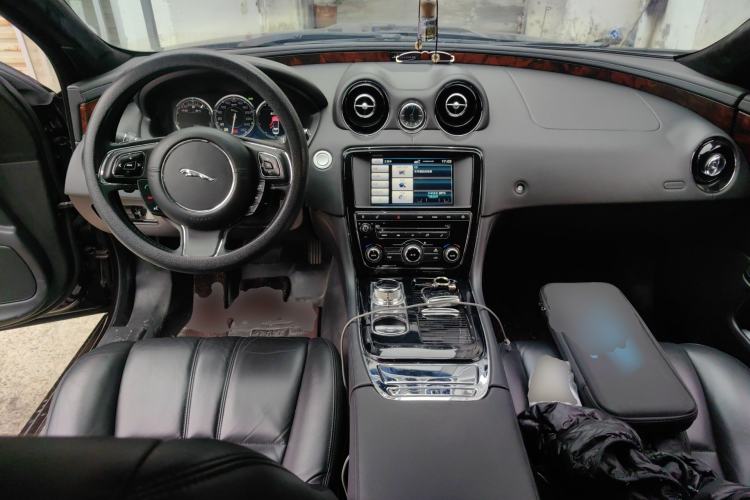 Used Jaguar XJ 2014 XJL 3.0 SC Two-Wheel-Drive Panoramic Business Edition