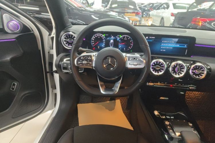 Used Mercedes-Benz A-Class 2022 Revised Version A 200 L Sport Sedan Fashionable Style