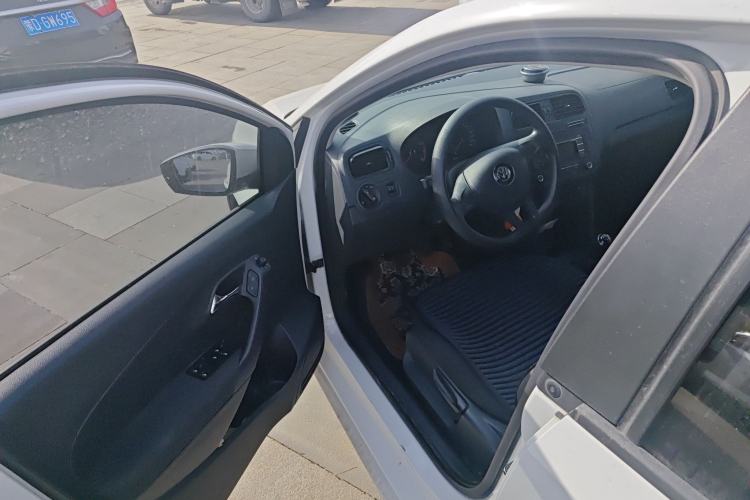 Used Volkswagen Polo 2016 1.4L Manual Fashion Model