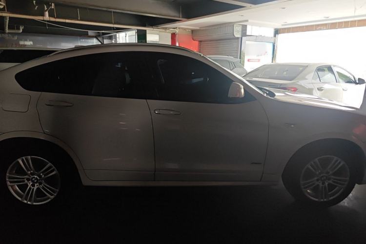 Used BMW X4 2016 xDrive20i M Sport Edition Exterior 3