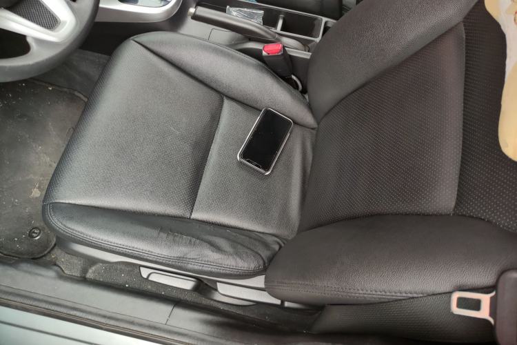 Used Honda Fit 2014 1.5L SE CVT Fashion Model Left Front Seat