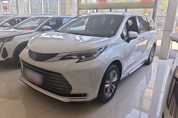 Used Toyota SIENNA 2024 2.5L Hybrid Luxury Edition