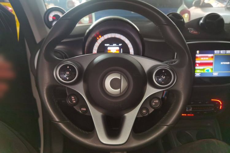 Used smart fortwo 2017 1.0L 52kW New Sound Special Edition China V Emission Standard