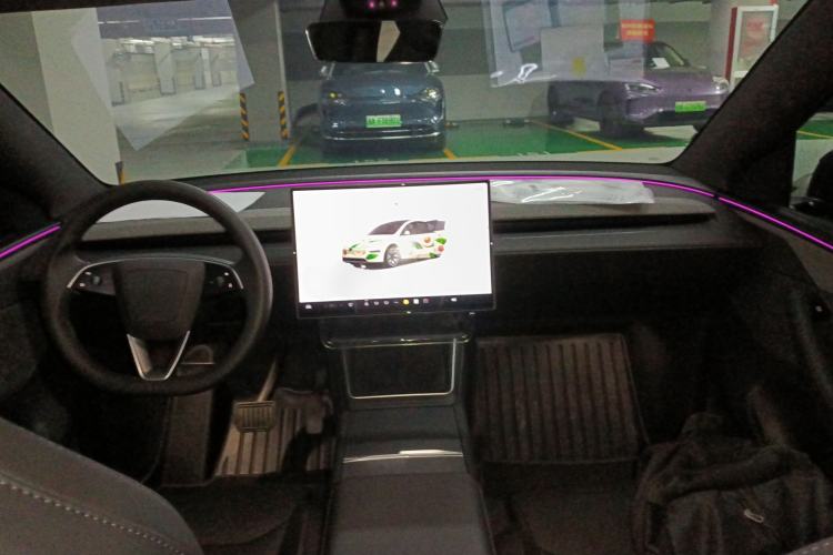 Used Tesla Model Y L 2025 Model Long-Range All-Wheel-Drive Version Center Console