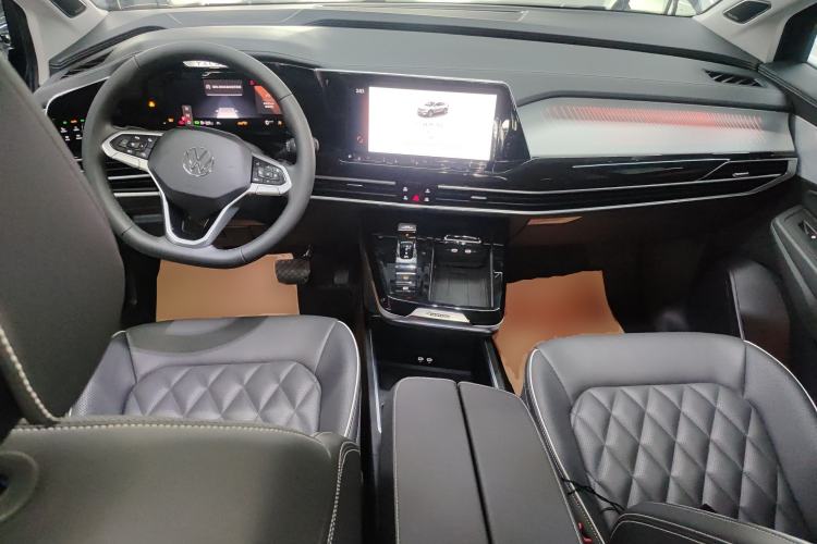 Used Volkswagen Talagon 2024 530TSI Four-Wheel-Drive Flagship Shengjing Pro Shared Edition 6 Seats Center Console