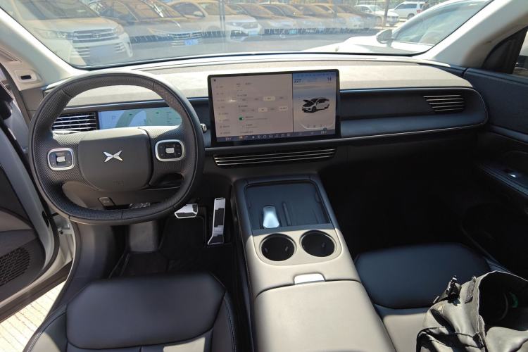 Used XPeng G6 2024 580 Long-Range Plus Center Console