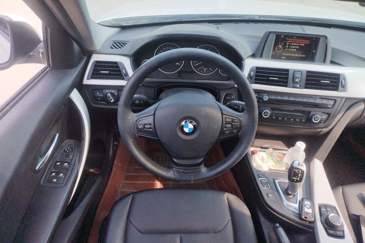 Used BMW 3 Series 2015 320i Luxury Line Stylish Edition Steering Wheel