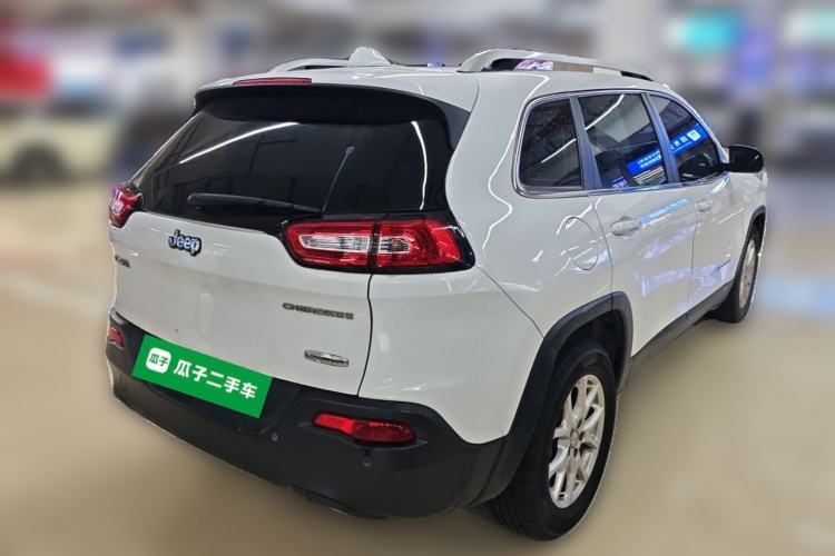 Used Jeep Cherokee 2016 2.4L Leading Edition Rear Right 45 Deg