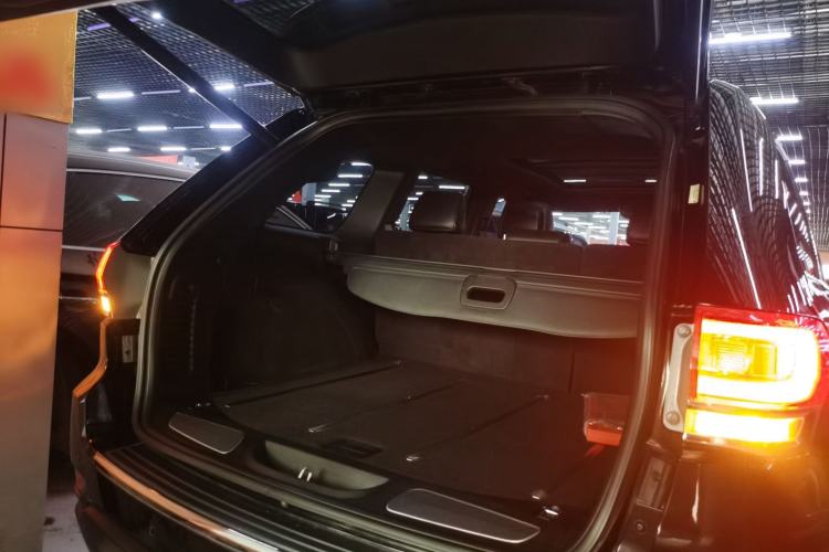 Used Jeep Grand Cherokee 2014 3.0L Comfort Navigation Edition Trunk