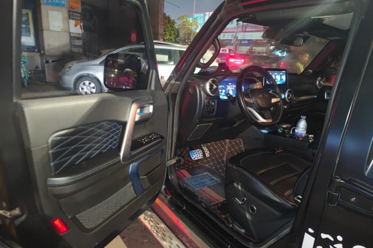 Used BAIC Off-Road BJ40 2021 2.0D Automatic Four-Wheel Drive Blade Hero Edition Adventurer Type Driver Seat