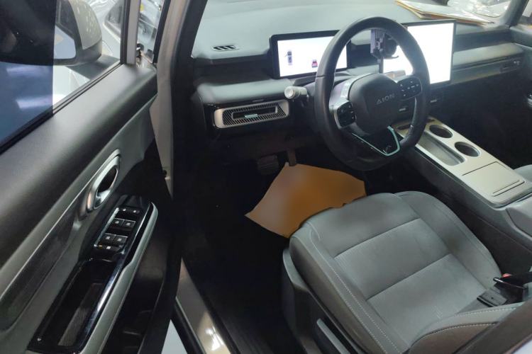 Used AION Y 2024 Younger