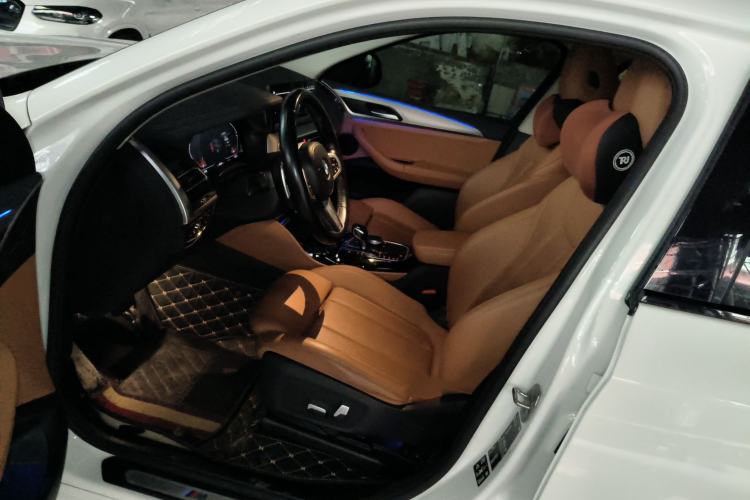 Used BMW X4 2022 xDrive 25i M Sport Package Interior 2