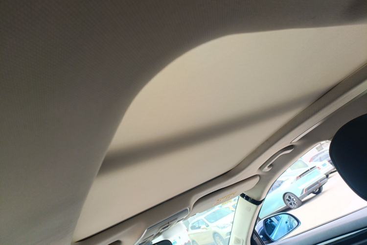 Used Geely Auto Emgrand GT 2015 2.4L Comfort Model Headliner