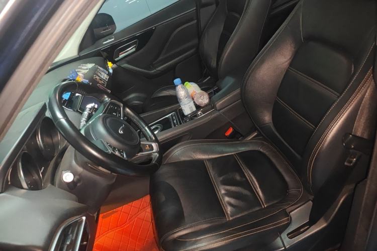 Used Jaguar F-PACE 2018 2.0T Four-Wheel Drive Urban Luxury Edition Left Front Seat