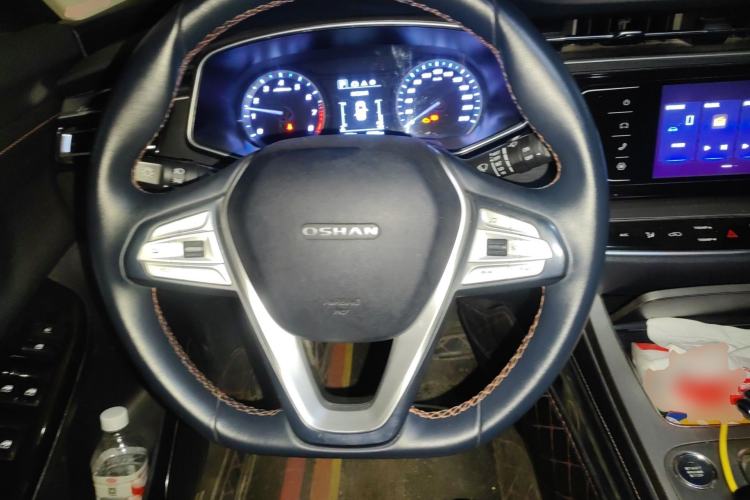 Used CHANGAN OSHAN X7 2020 1.5T Automatic Luxury Version Steering Wheel