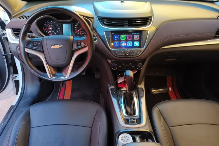 Used Chevrolet Malibu 2016 2.0L Automatic Luxury Edition Center Console