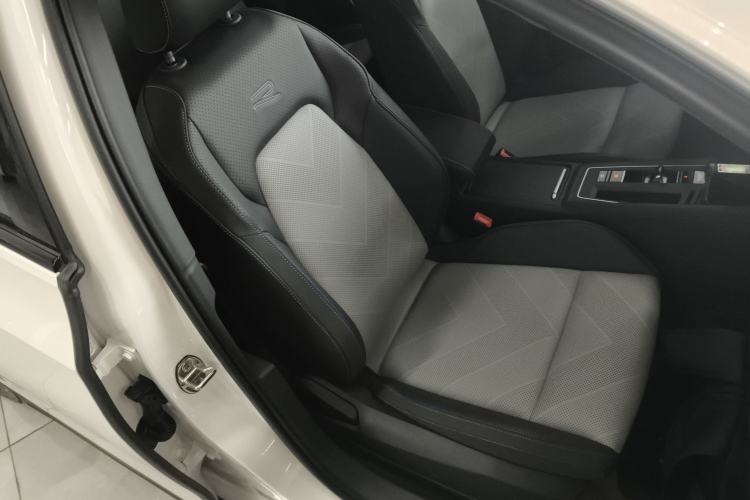 Used Volkswagen Golf 2025 300TSI R-Line