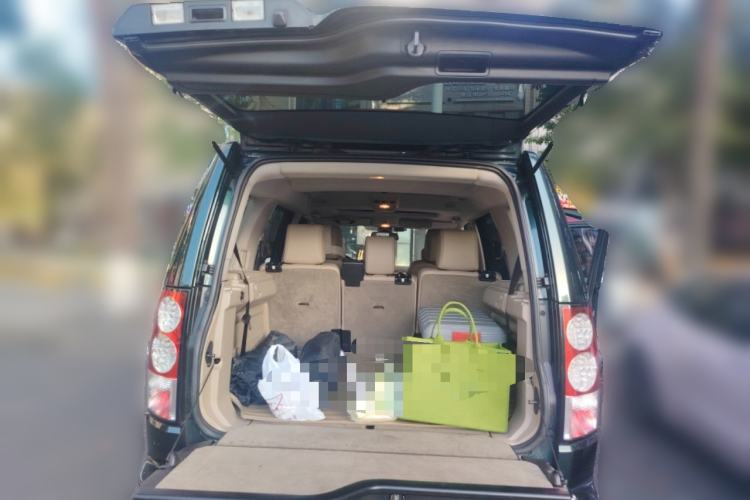 Used Land Rover Discovery 2011 3.0 SDV6 HSE Diesel Version Trunk