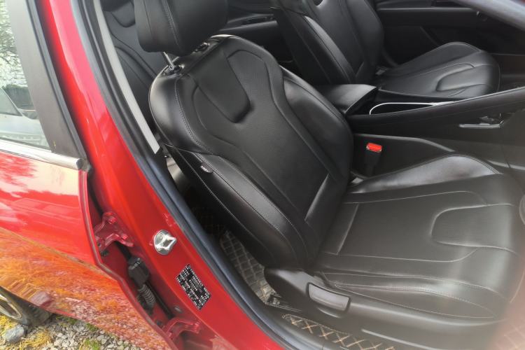 Used Hyundai Elantra 2021 1.5L CVT GLX Elite Edition Right Front Seat