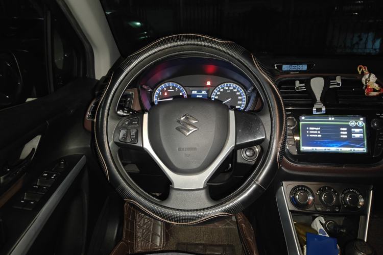 Used Suzuki Vitara S-Cross 2017 1.6L Manual Two-Wheel Drive Urban Fashion Model