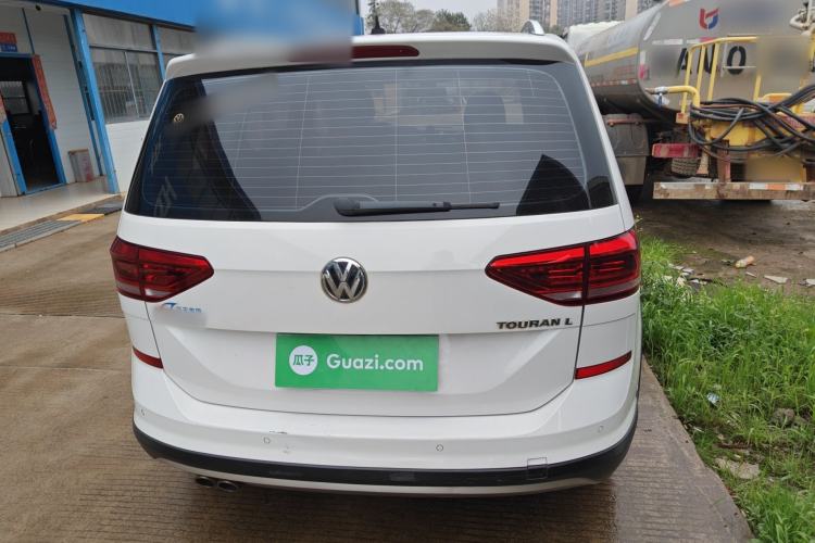 Used Volkswagen Touran 2018 Volkswagen Touran L 280TSI DSG Boundary Edition 7 Seats China VI Standard Rear