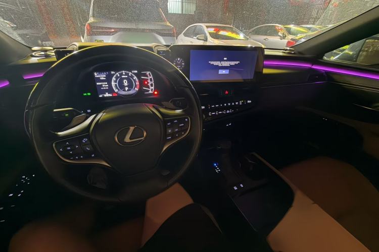 Used Lexus ES 2022 200 Excellence Edition
