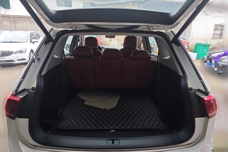 Used Volkswagen Tiguan L 2019 330TSI Automatic Two-Wheel Drive Smart Luxury Version China VI Standard Trunk