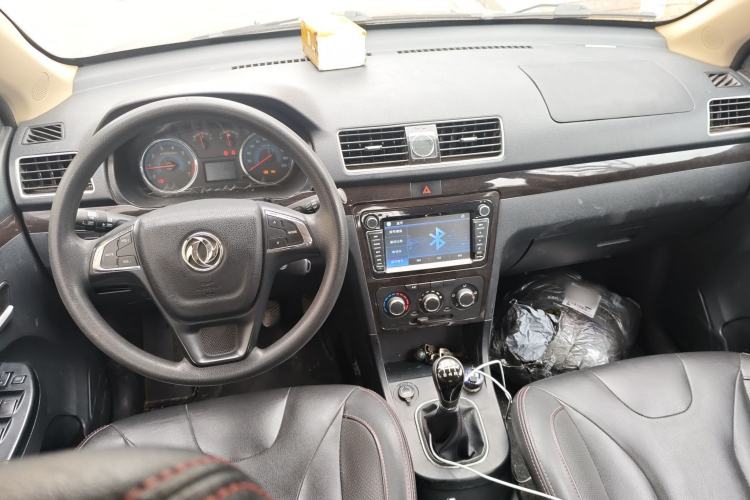 Used Dongfeng Fengon 370 2016 1.5L Manual Elite Travel Edition 7 Seats
