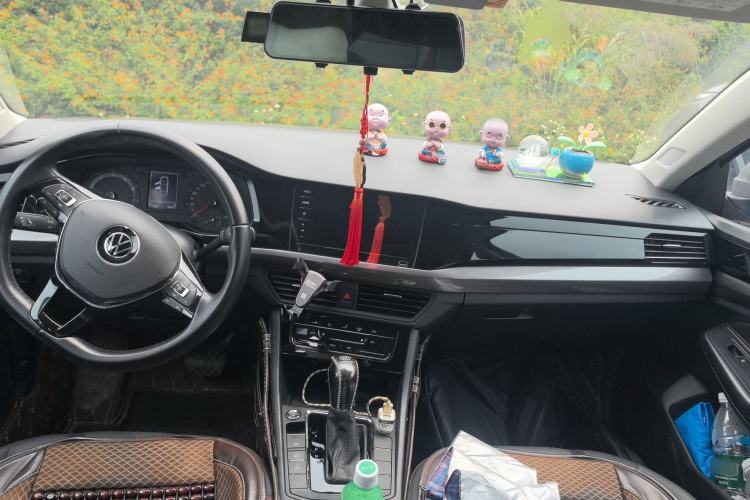 Used Volkswagen Bora 2021 1.5L Automatic Elite Smart Connect Edition Center Console