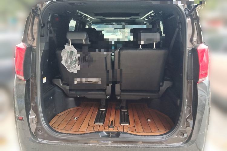 Used Toyota Alphard 2018 Revised Version 3.5L Premium Edition
