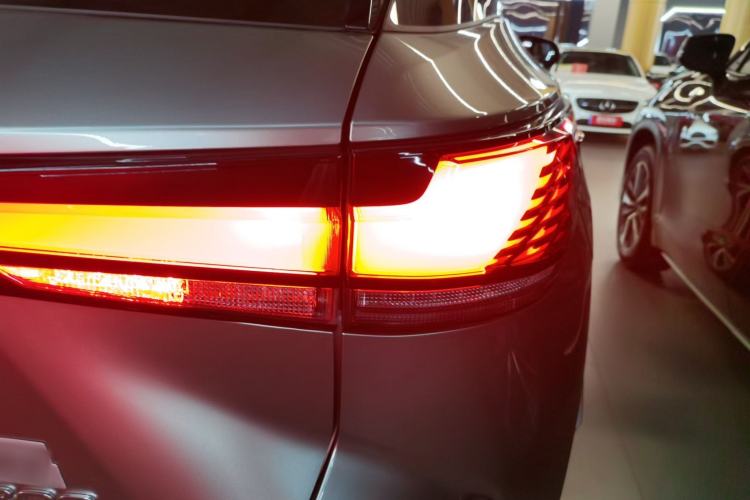 Used Lexus RX 2025 300 Four-Wheel Drive Junxiang Edition Right Rear Taillight