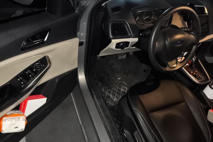 Used Ford Escort 2015 1.5L Automatic Comfort Edition
