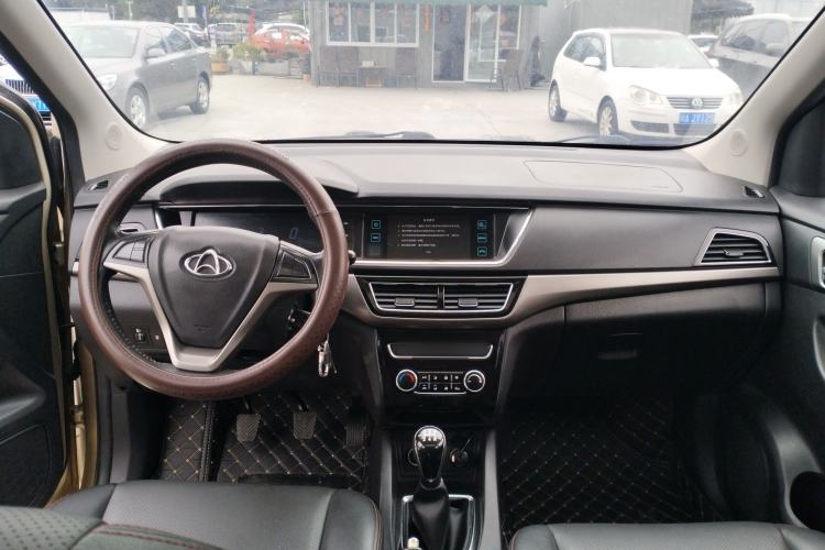 Used CHANGAN KAICHENG Oushang A600 2016 1.5L Manual Luxury 7-Seater Center Console