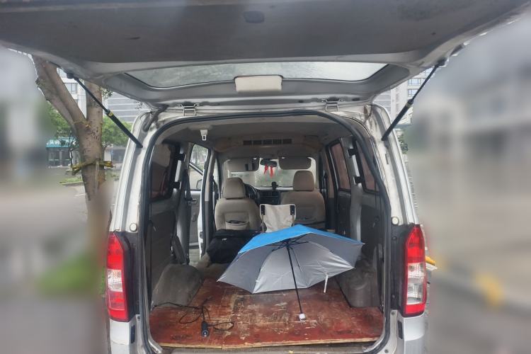 Used Wuling Rongguang V 2016 1.5L Practical Version Trunk