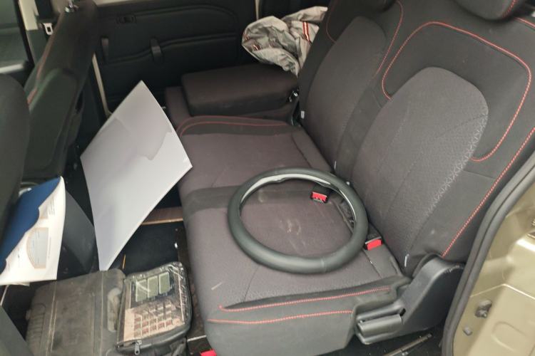 Used Dongfeng Fengon 380 2022 1.5L Luxury Edition Passenger Vehicle 5 Seats Left Rear Seat