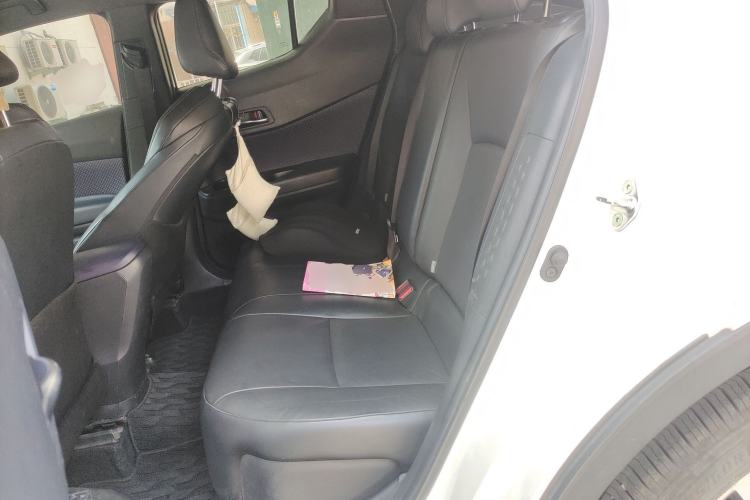 Used Toyota IZOA 2020 2.0L Yichi Version
